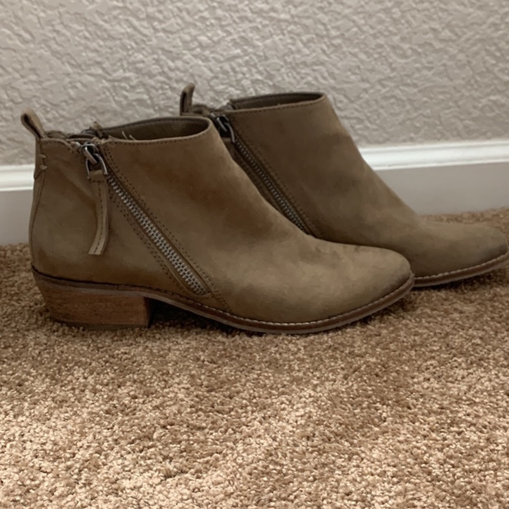 Ankle boots